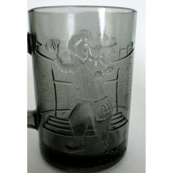 2 McDonalds Ronald McDonald Glass Mugs - Ronald with Football - Coffee Tea Mugs - Picture 3 of 6